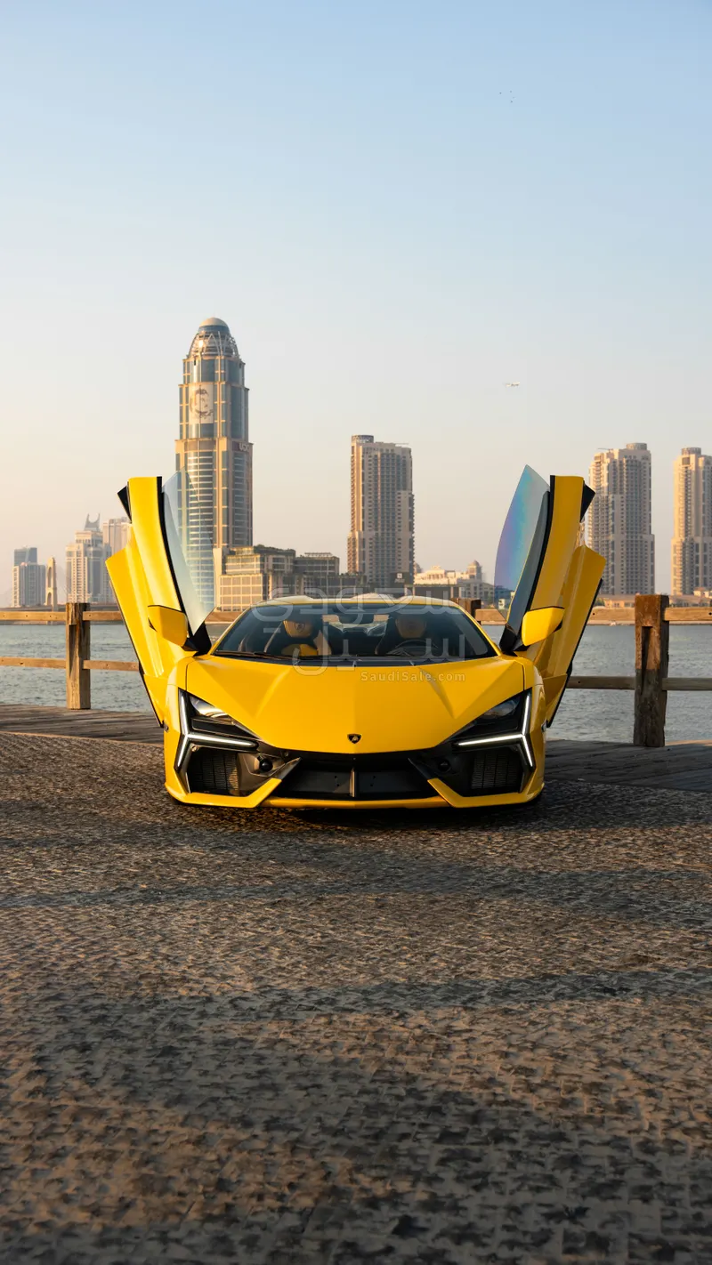 2025 لمبرجيني ريفويلتو