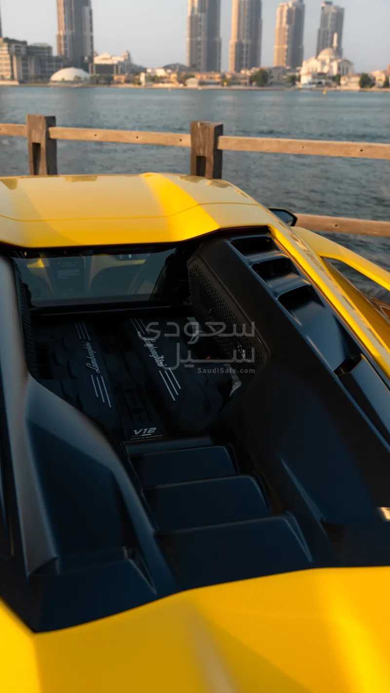 2025 لمبرجيني ريفويلتو
