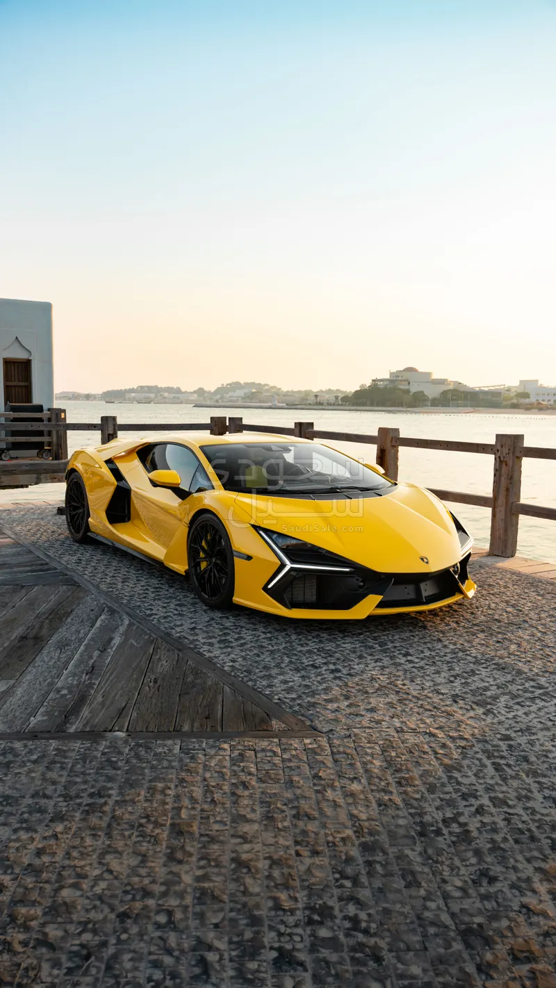 2025 لمبرجيني ريفويلتو