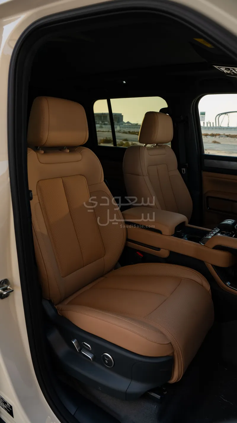2026 بي واي دي ليوبارد 5