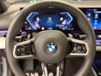 2025 بي ام دبليو الفئة الخامسة 520 أي إم كت