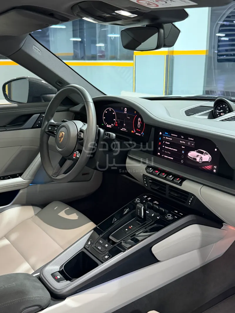 2025 بورش 911 كاريرا