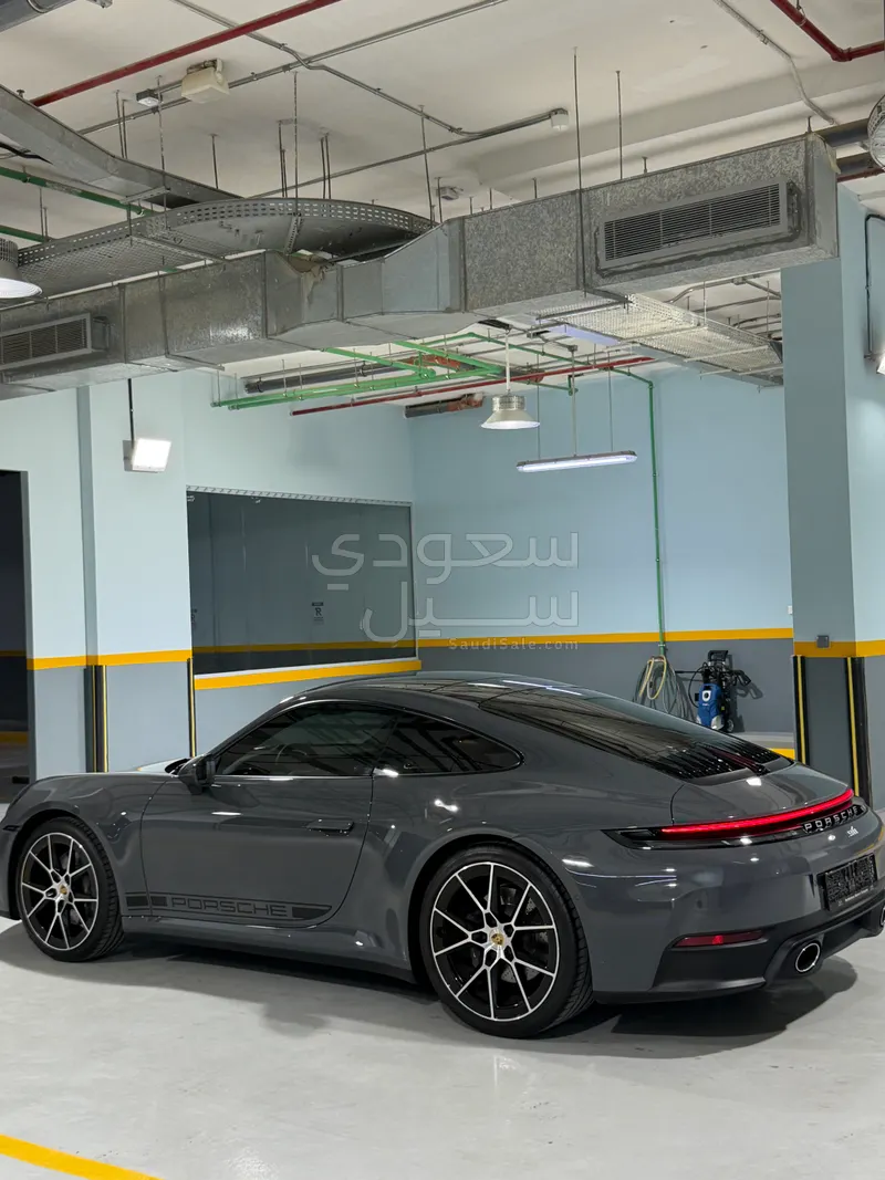 2025 بورش 911 كاريرا