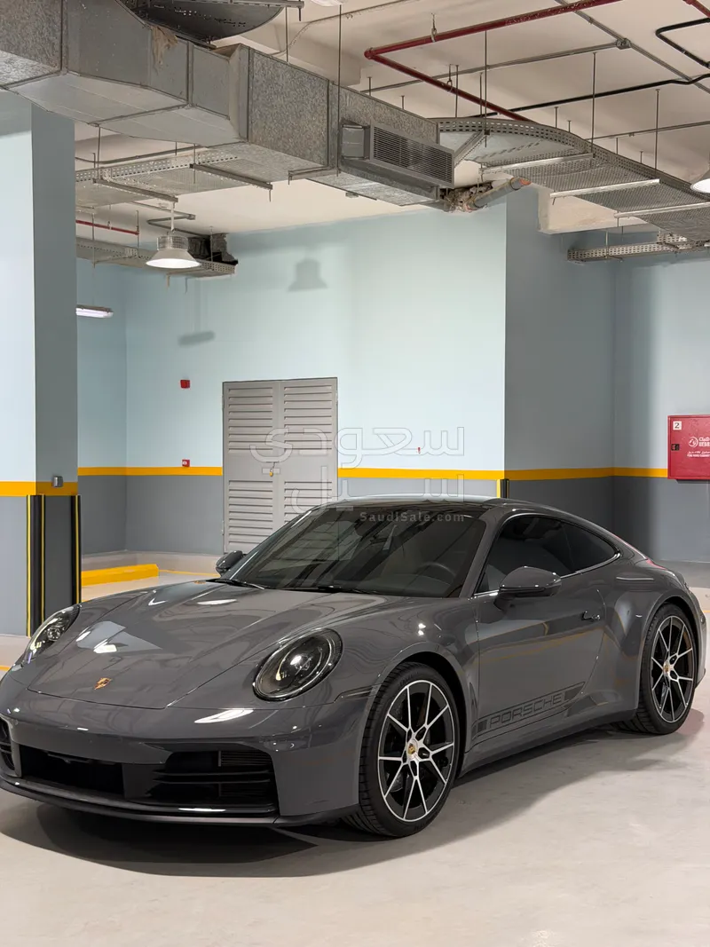 2025 بورش 911 كاريرا