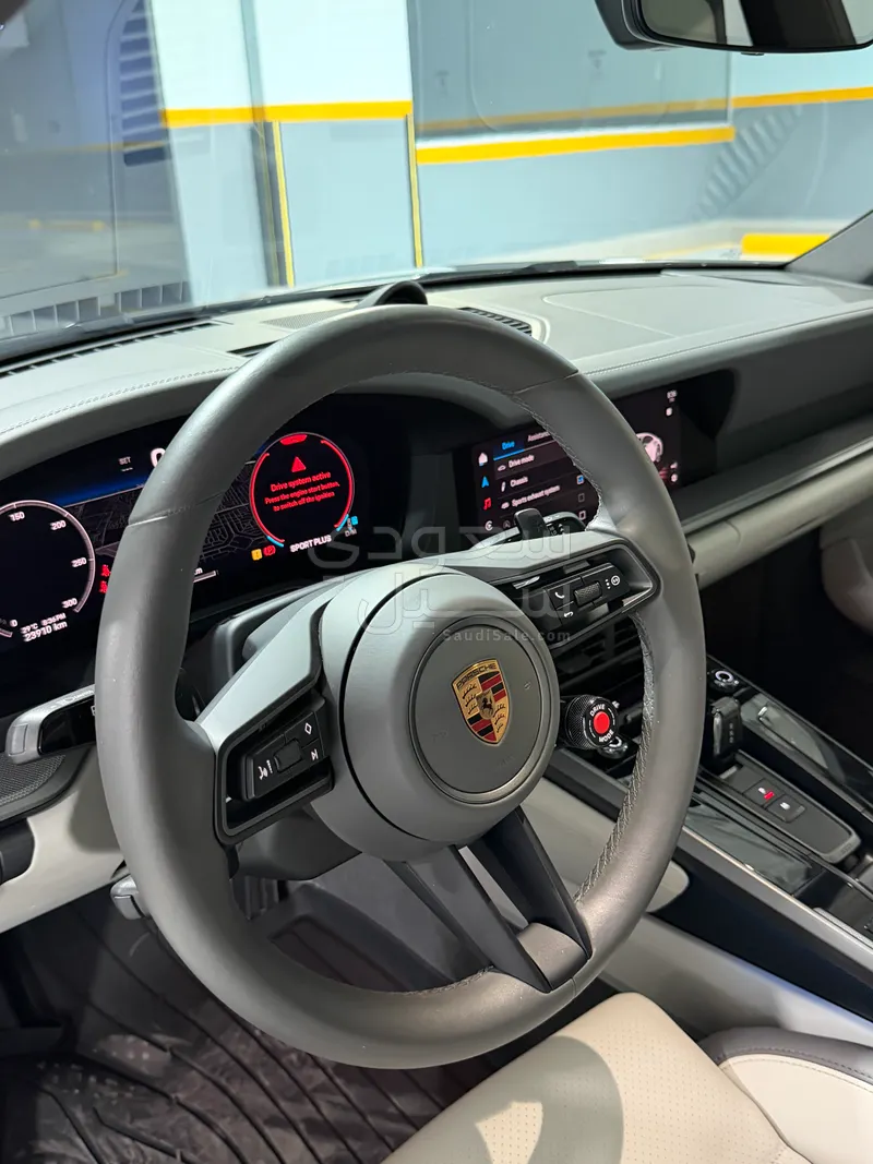 2025 بورش 911 كاريرا