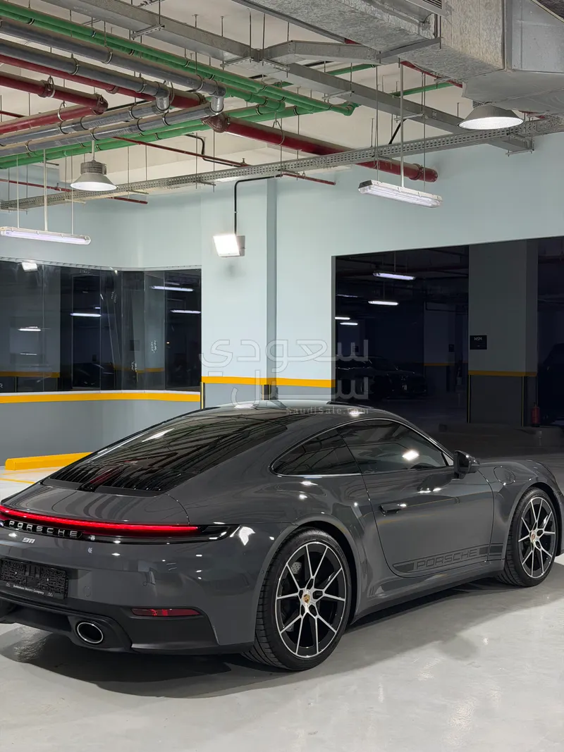 2025 بورش 911 كاريرا