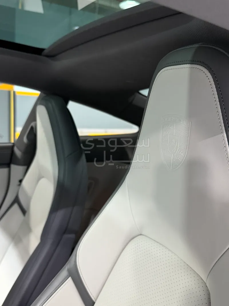 2025 بورش 911 كاريرا