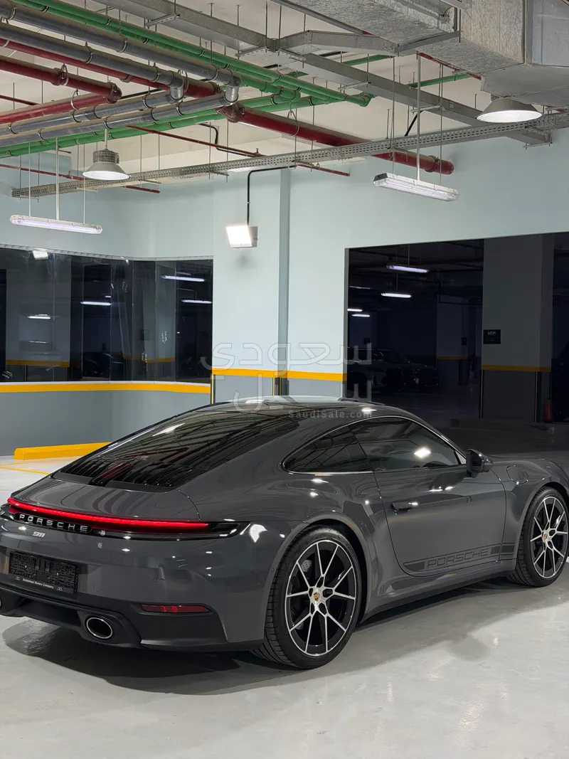 2025 بورش 911 كاريرا
