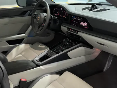 2025 بورش 911 كاريرا