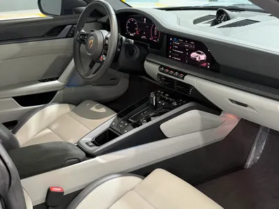 2025 بورش 911 كاريرا
