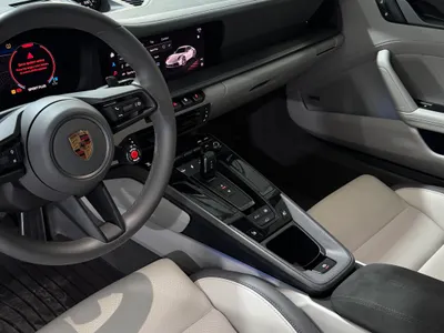2025 بورش 911 كاريرا
