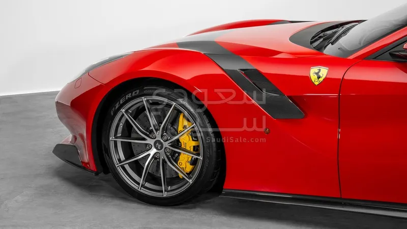 2016 فيراري اف 12 تي دي اف