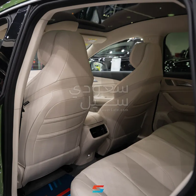 2027 فور ثينج اس٧ ريف