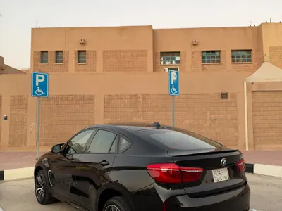 2015 بي ام دبليو الفئة اكس 6 إم