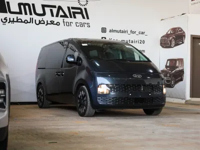 2022 هيونداي ستاريا