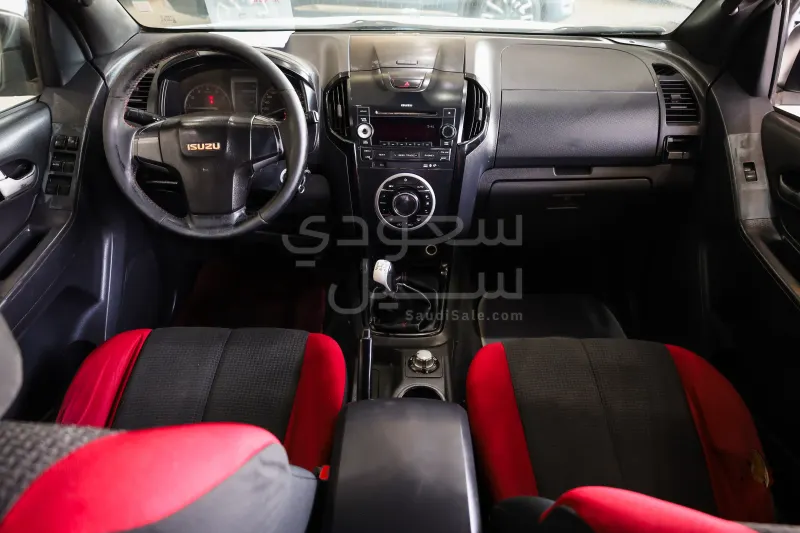2015 ايسوزو بيكب غمارتين