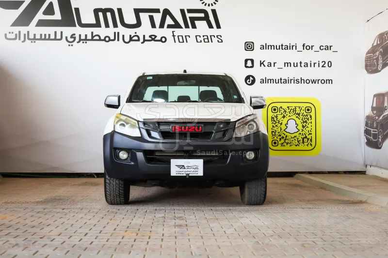 2015 ايسوزو بيكب غمارتين