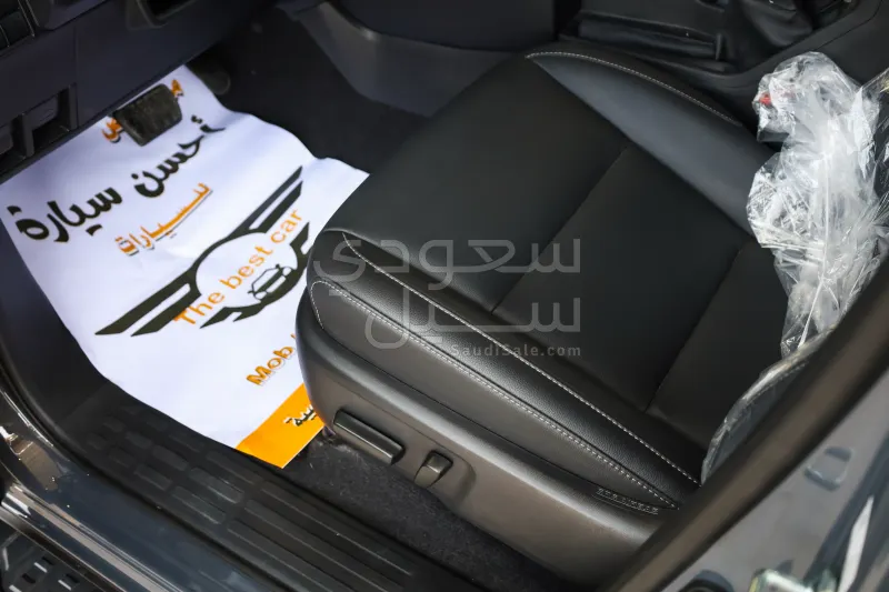 2027 تويوتا اف جي كروزر