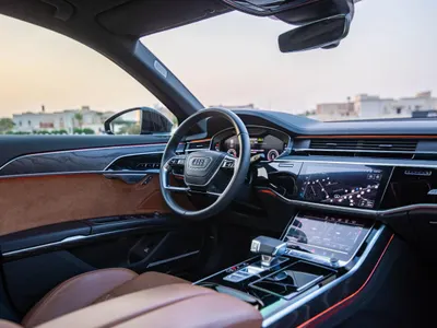 2021 اودي اي 8 ال 55تي اف اس أي