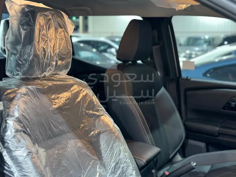 2024 متسوبيشي ال 200