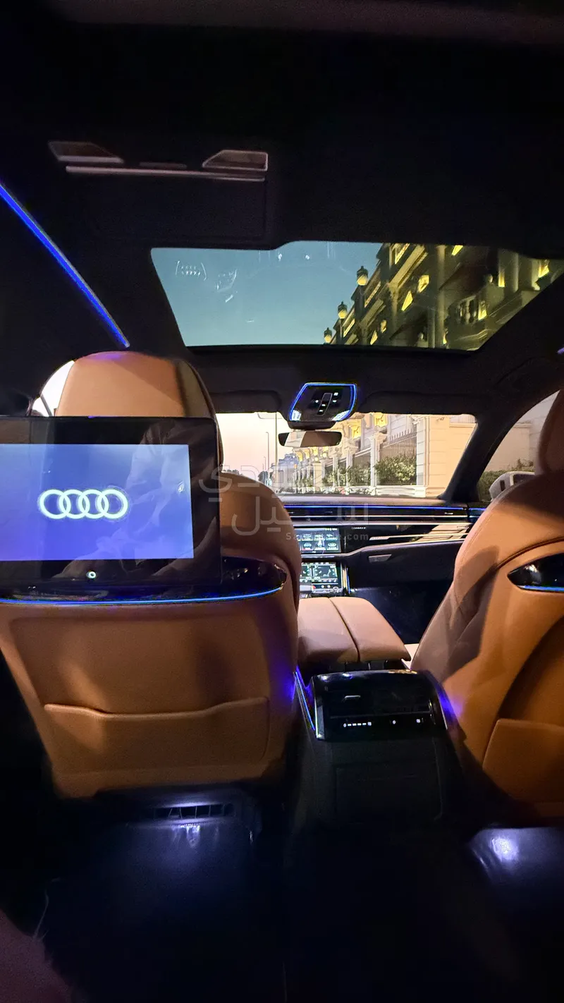 2023 اودي اي 8 50 تي إي اف اي