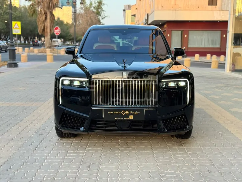 2025 رولز رويس كولينان بلاك بادج