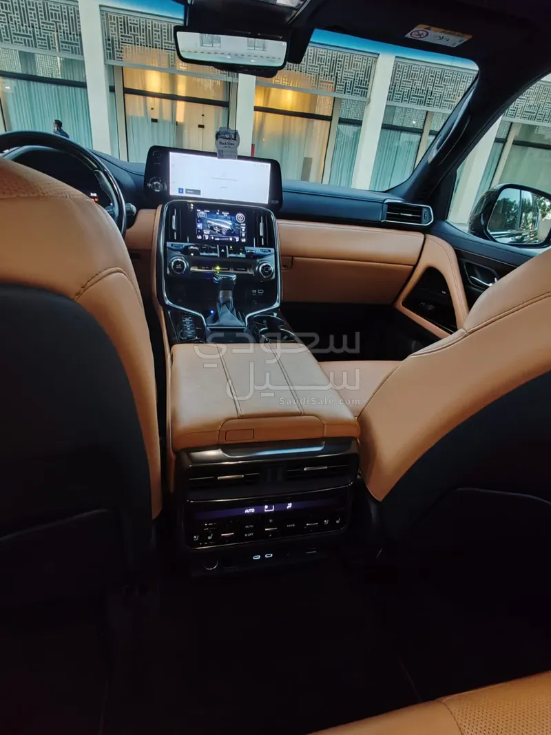 2023 لكزس إل إكس 600 BB