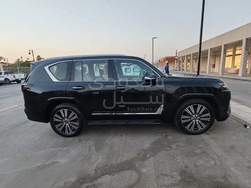 2023 لكزس إل إكس 600 BB