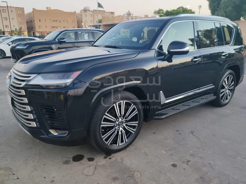 2023 لكزس إل إكس 600 BB