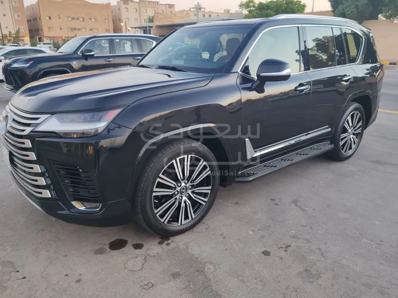 2023 لكزس إل إكس 600 BB