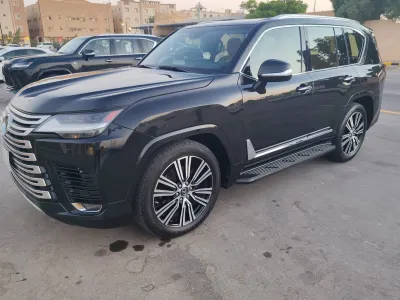 2023 لكزس إل إكس 600 BB