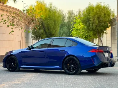 2025 بي ام دبليو الفئة ام إم 5