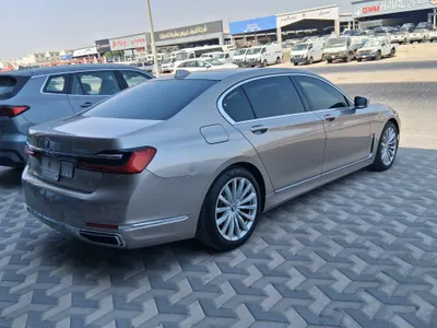 2020 بي ام دبليو الفئة السابعة 730 إل أي