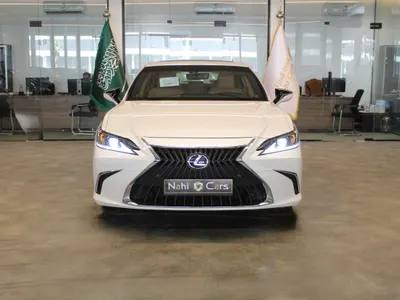 2025 لكزس إي إس 300 هايبرد