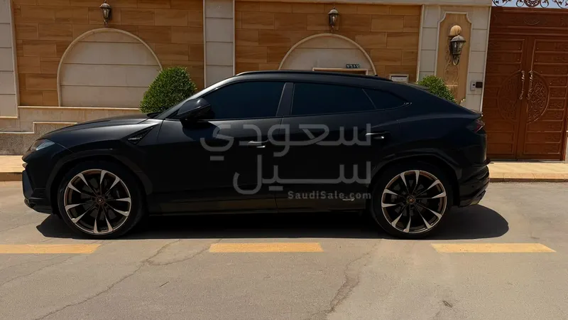 2023 لمبرجيني اوروس بيرفورمانتي