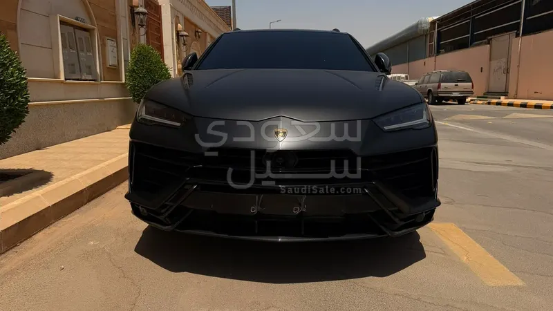 2023 لمبرجيني اوروس بيرفورمانتي