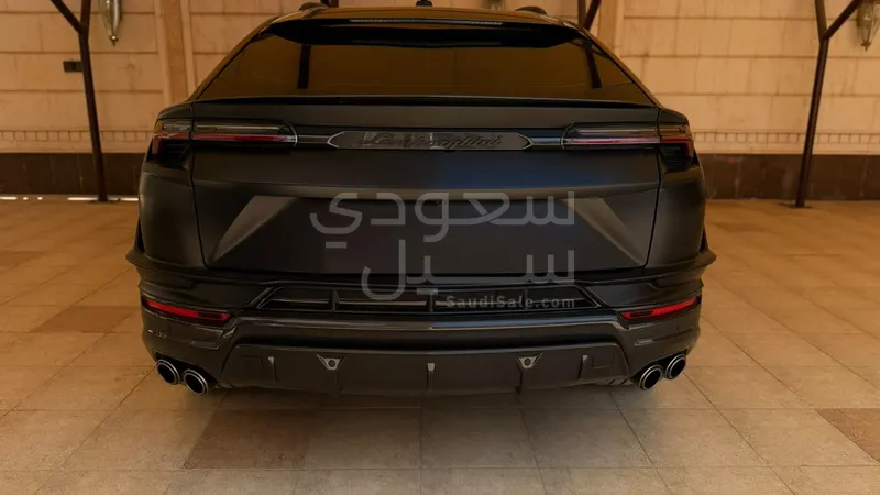 2023 لمبرجيني اوروس بيرفورمانتي