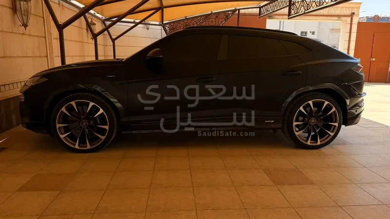 2023 لمبرجيني اوروس بيرفورمانتي