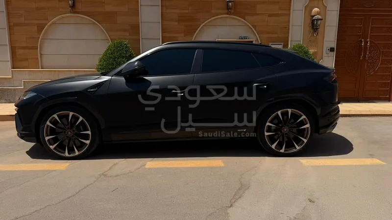 2023 لمبرجيني اوروس بيرفورمانتي