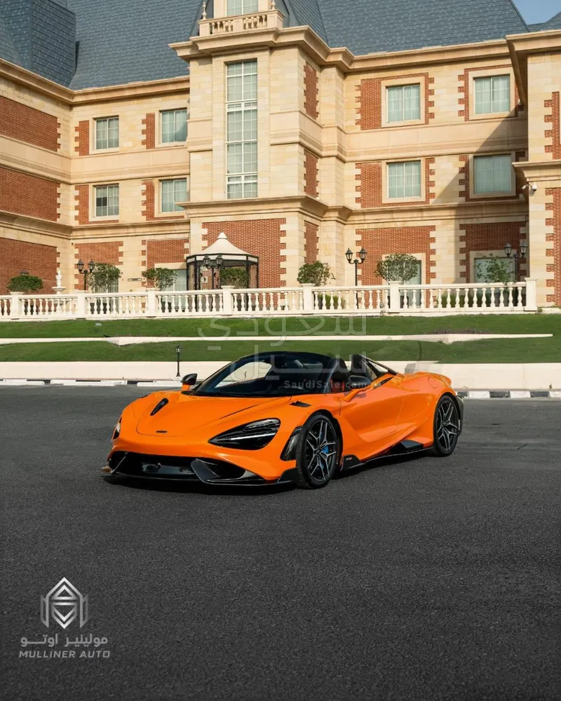 2022 مكلارين 765 إل تي