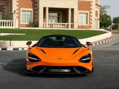 2022 مكلارين 765 إل تي