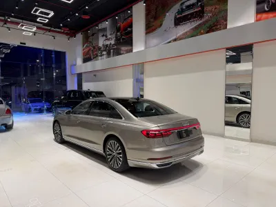 2020 اودي اي 8 ال