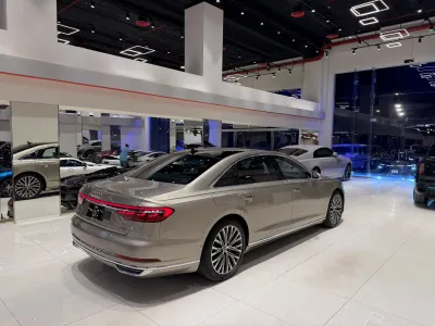 2020 اودي اي 8 ال