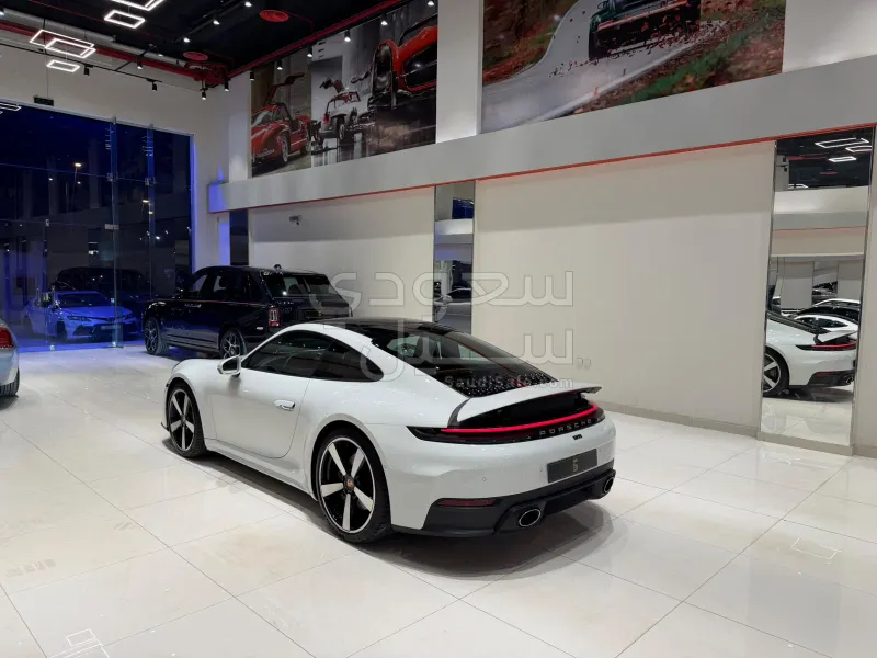 2026 بورش 911 كاريرا