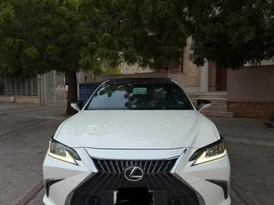 2023 لكزس آي إس 350