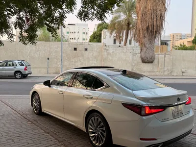 2023 لكزس آي إس 350