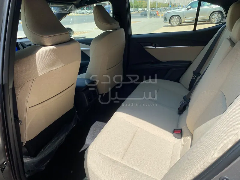 2026 تويوتا كامري ال اي