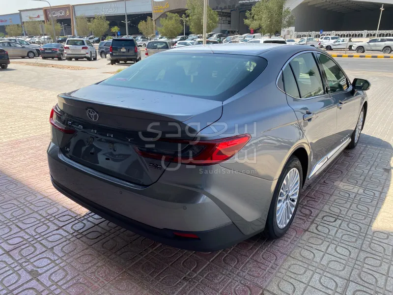 2026 تويوتا كامري ال اي