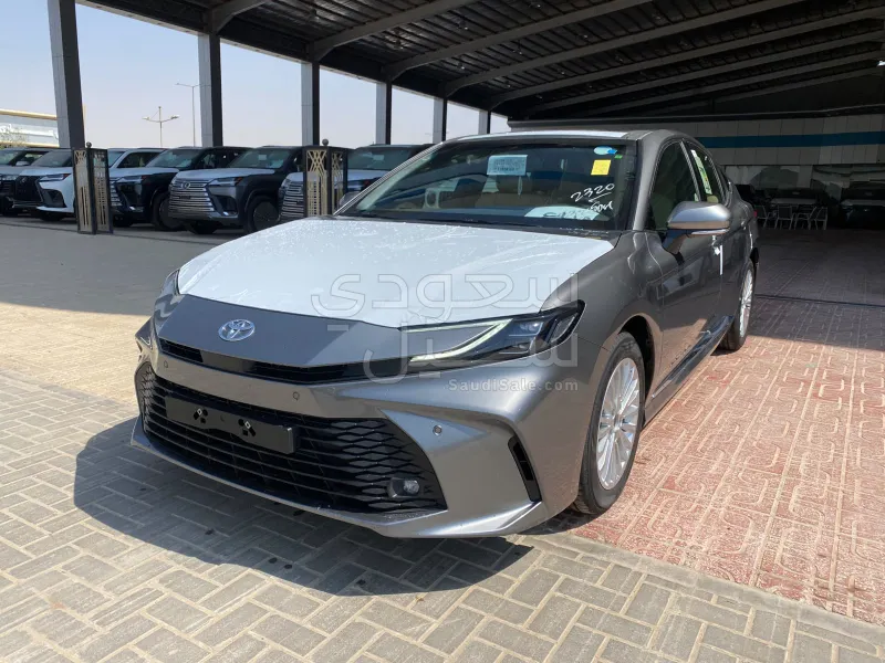 2026 تويوتا كامري ال اي