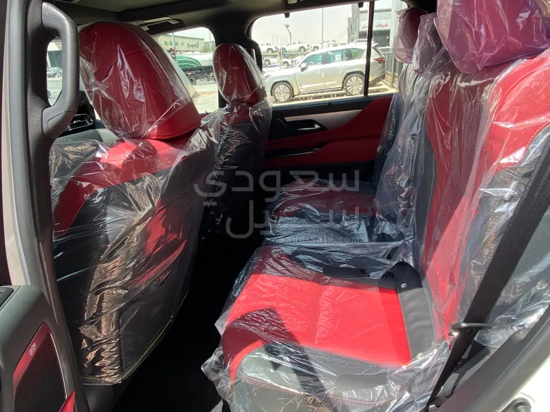 2026 لكزس إل إكس 600 إف